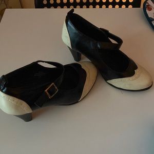 Vintage two tone heels